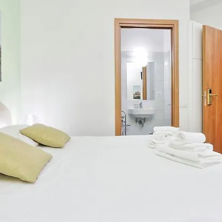 Era Trastevere One Bed & Breakfast Řím